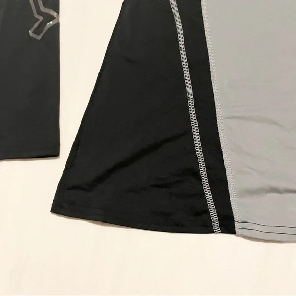 Under Armour Women's Black Long Sleeve Heatgear Top Size Small - Picture 16 of 16